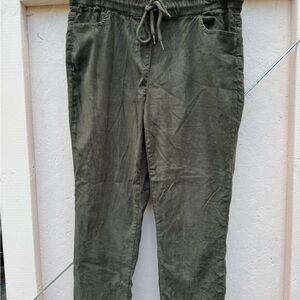 CHARLIE B Women's Olive Green Pants